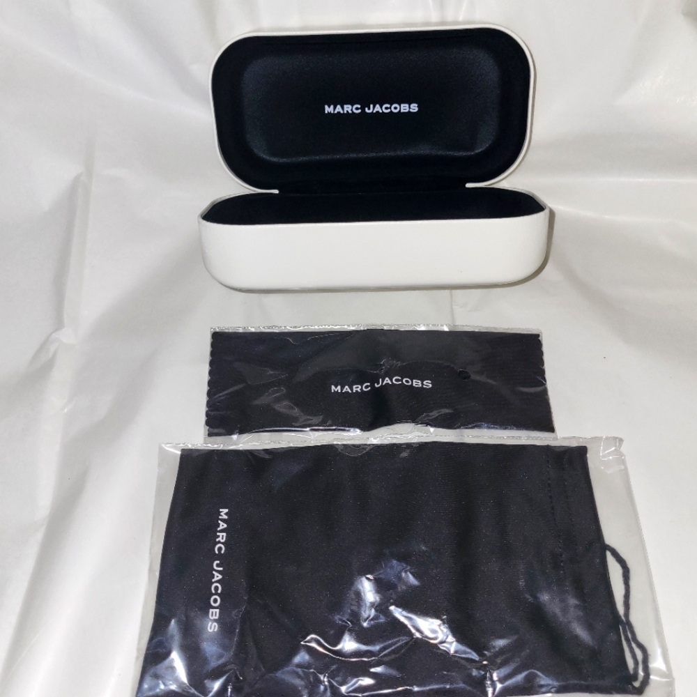 Marc Jacobs sunglass case with accessories